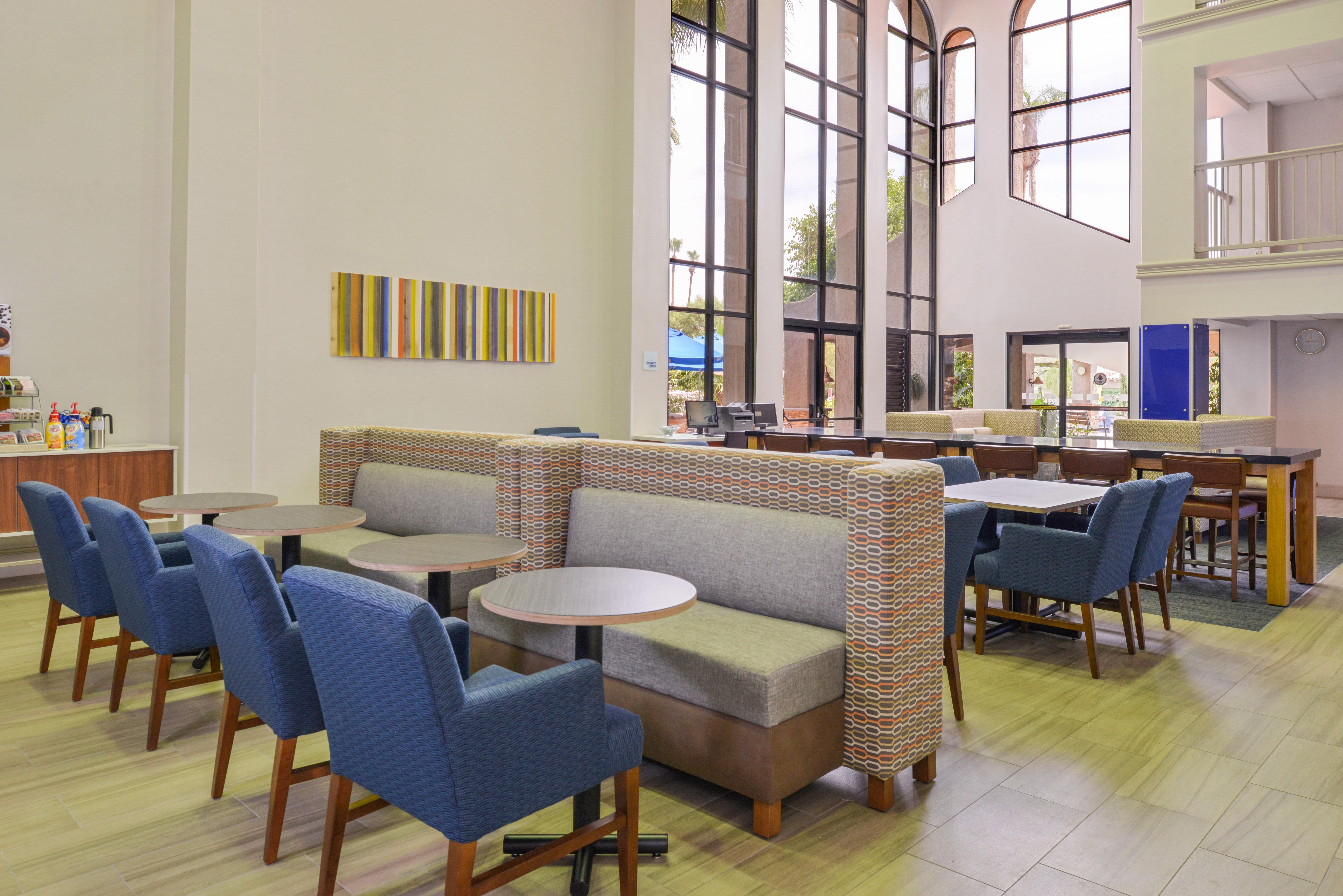 Holiday Inn Express Palm Desert By Ihg Exterior photo