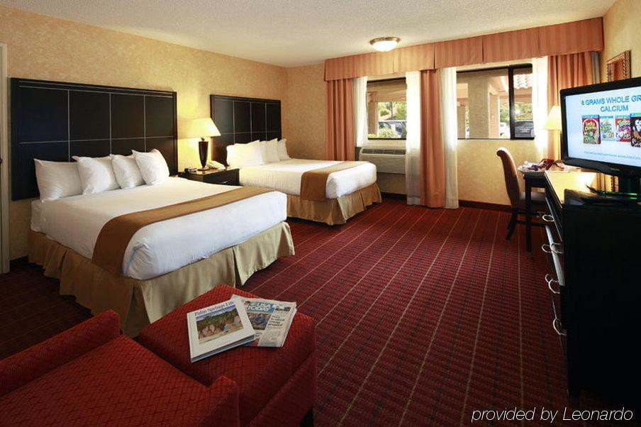 Holiday Inn Express Palm Desert By Ihg Room photo
